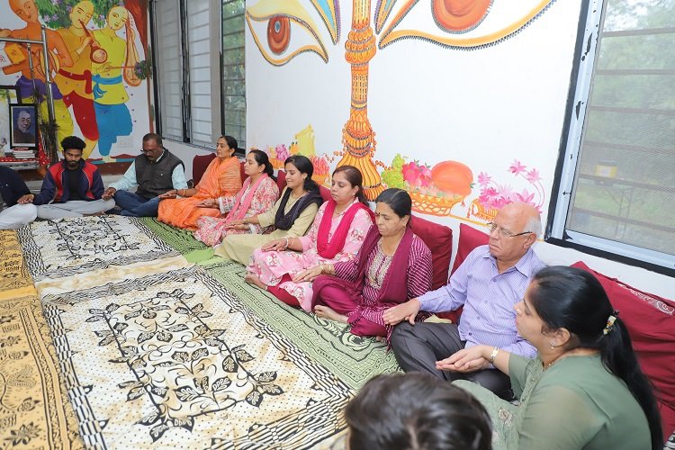 Dr. Sakha Pahwa | Aparimit Energy Healing In Ujjain | Reiki Healing Training Course In Ujjain