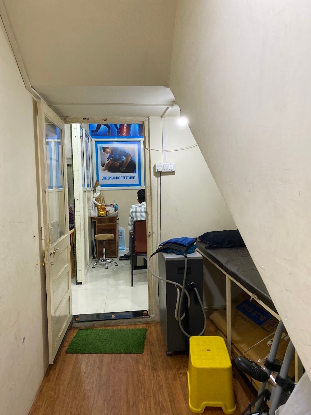 Granth Health Care Center | Physiotherapy | chiropractic treatment /cupping therapy/Panchkarma
