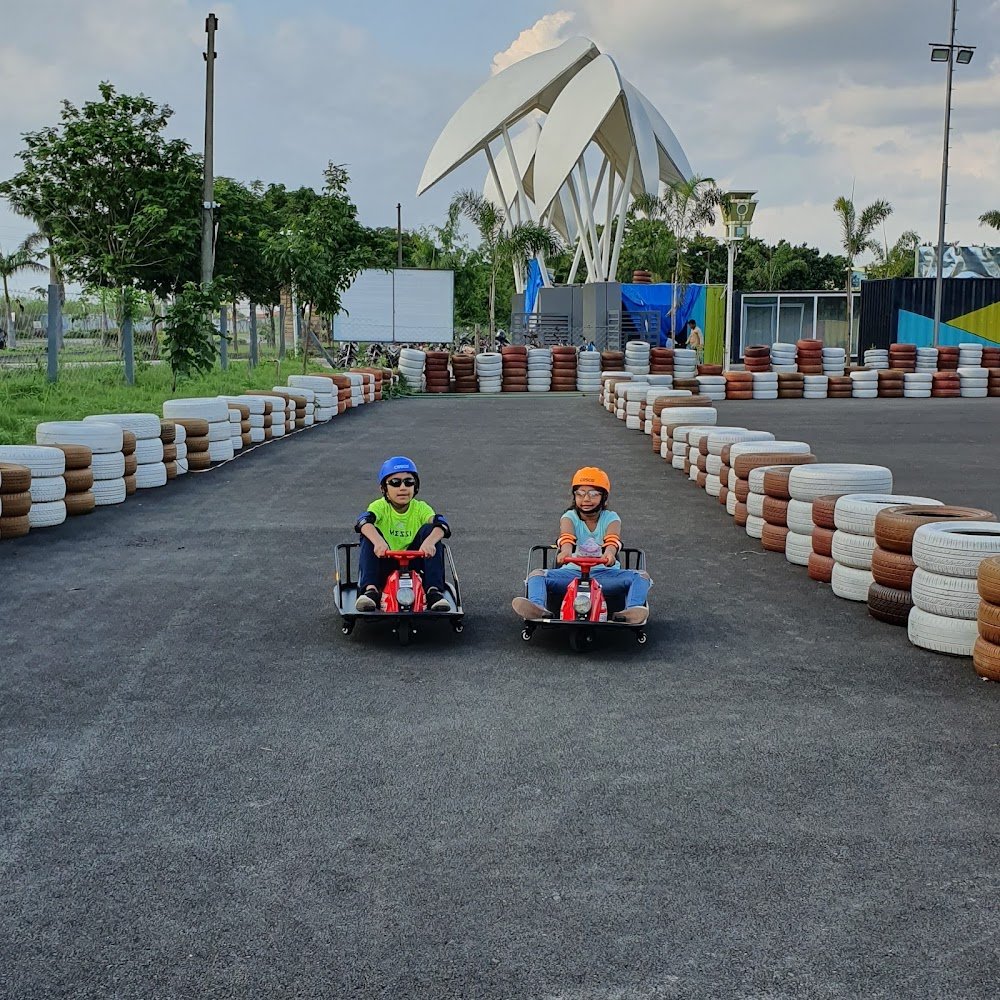 Outdoor Play Arena