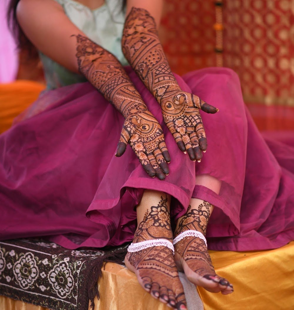 Ayushi mehandi art