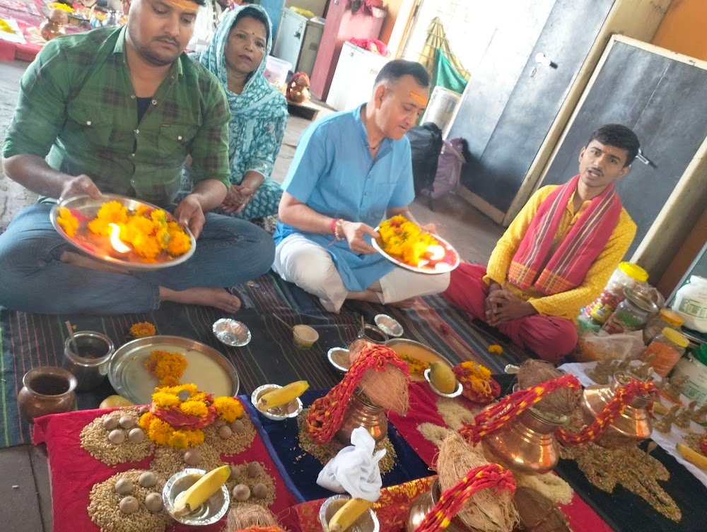 Astrologer pujan Ravi sharma