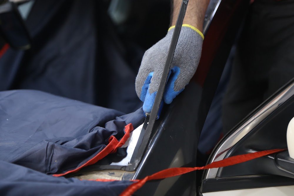 AIS Windshield Experts - Freeganj Ujjain - Ujjain
