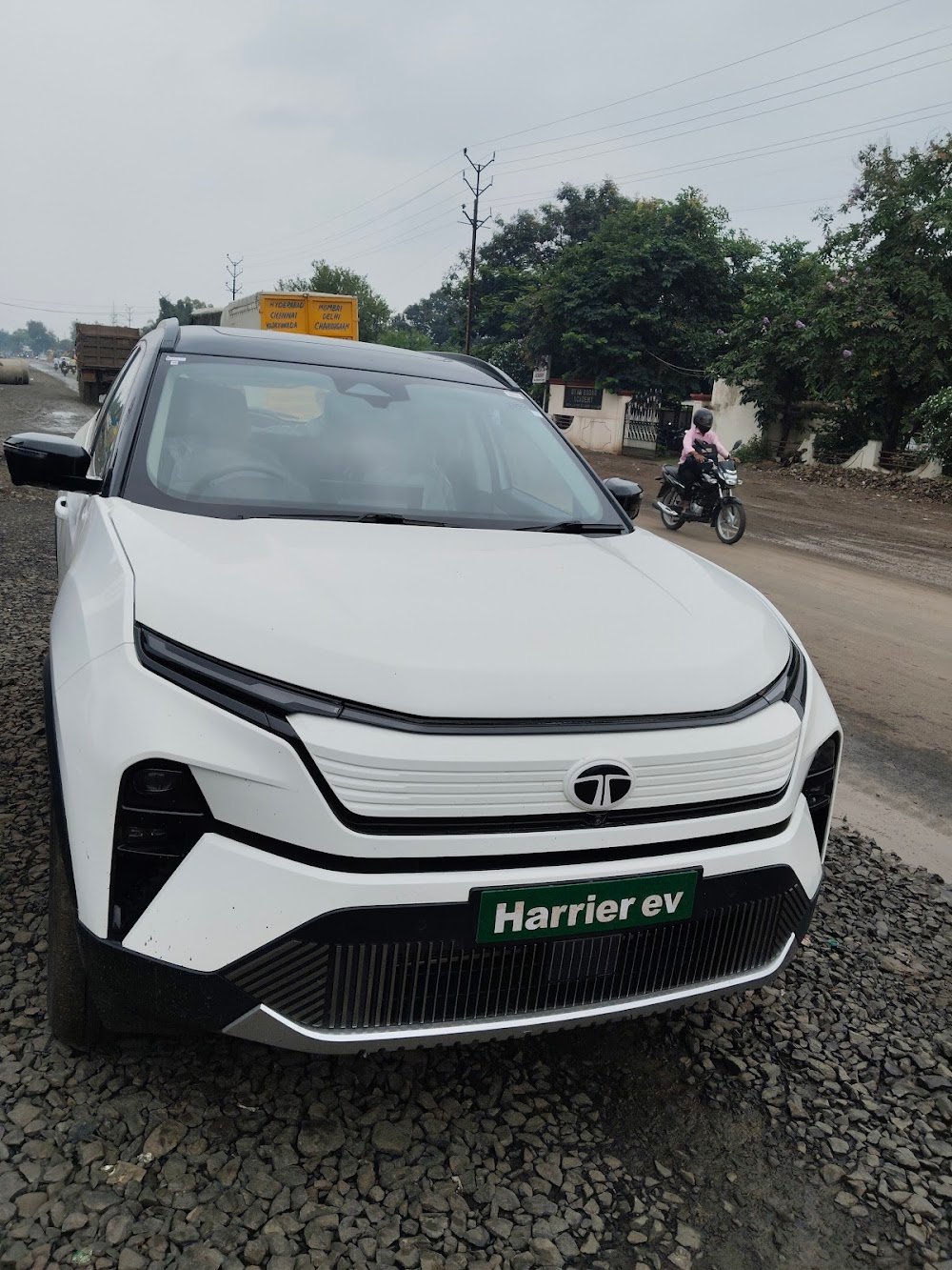 SUGANDH AUTOMOBILE TATA MOTORS SHOWROOM UJJAIN