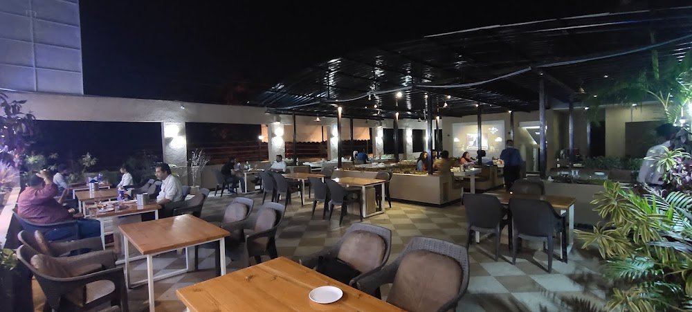 Hats-Off Bar And Restaurant