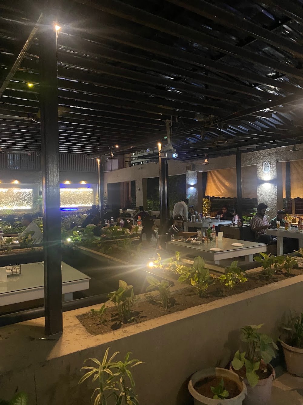 Hats-Off Bar And Restaurant
