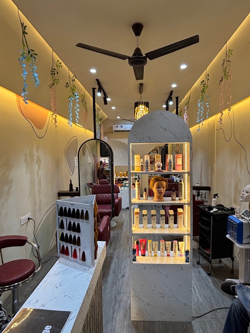 The Hair Lounge Unisex Salon