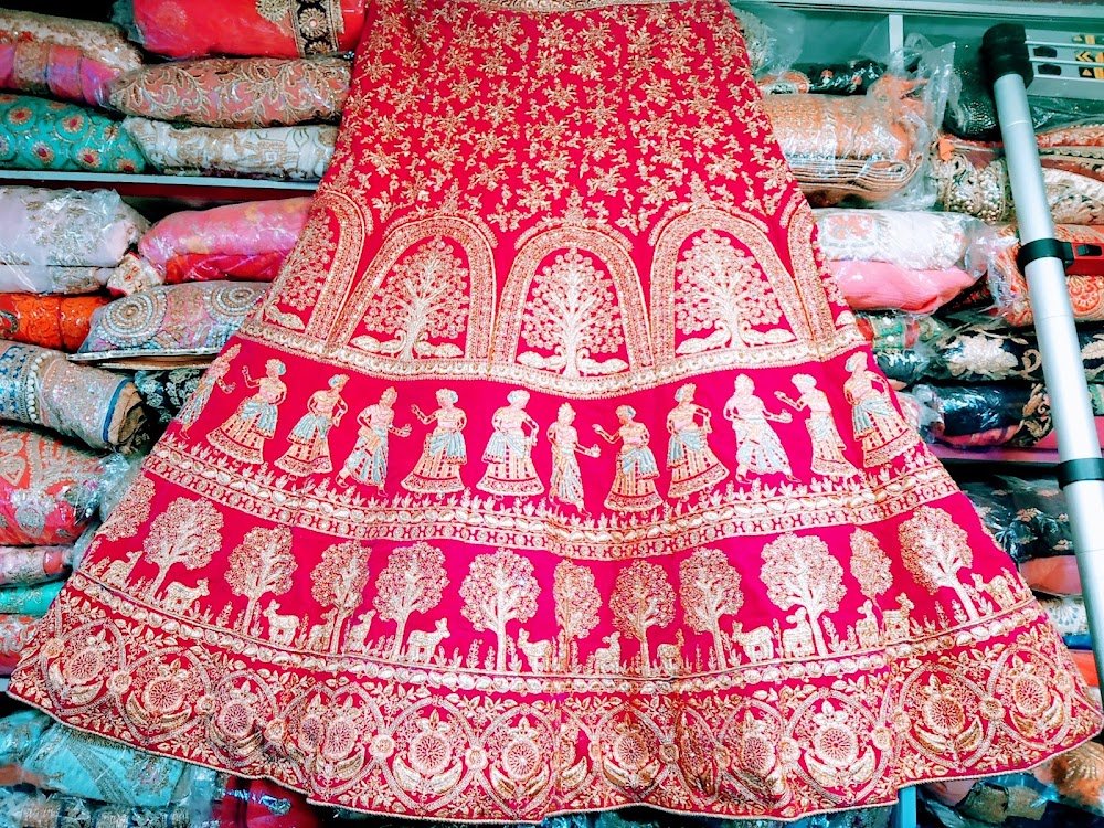 Roopsee Jewellers (Lehenga | Jewellery | Sherwani rental)