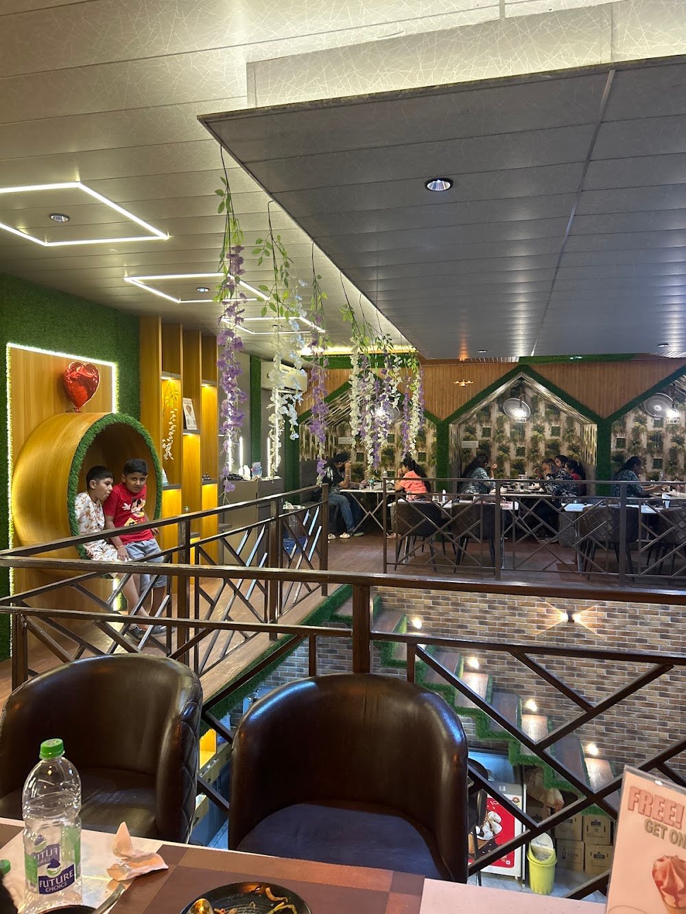 HOTEL UNIQUE CAFE AND RESTRO