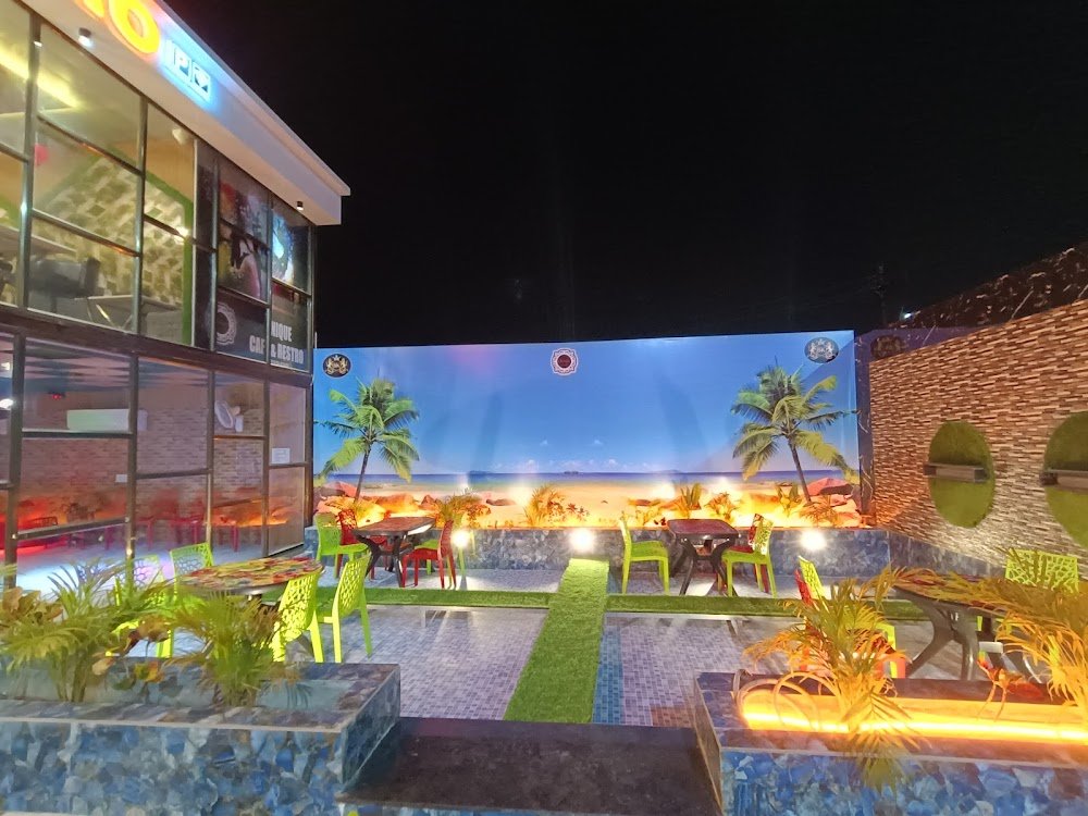 HOTEL UNIQUE CAFE AND RESTRO