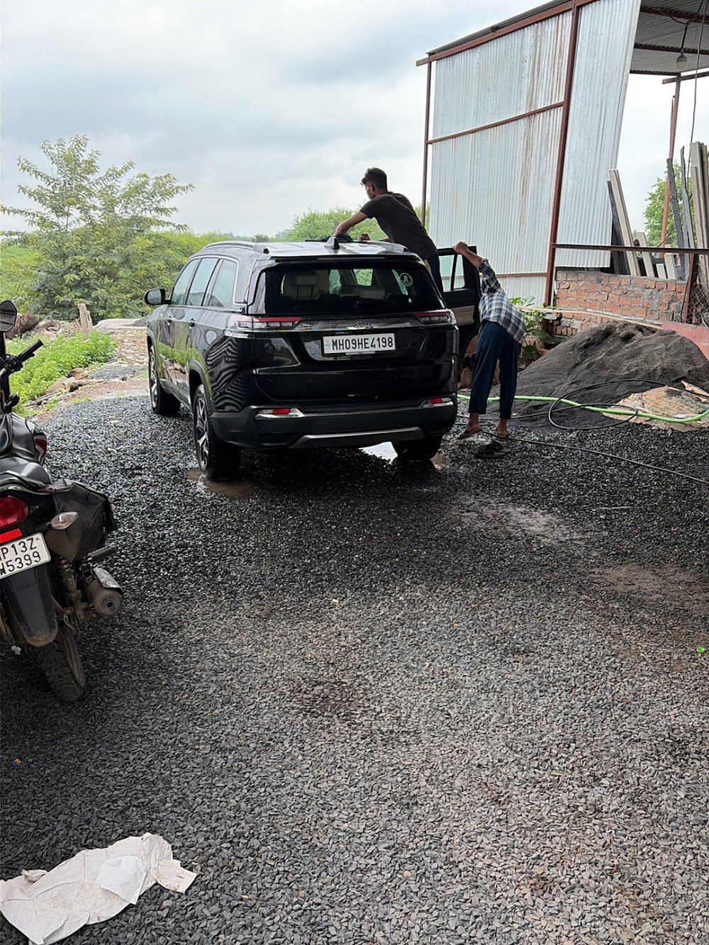 Shri Radha car washing centre