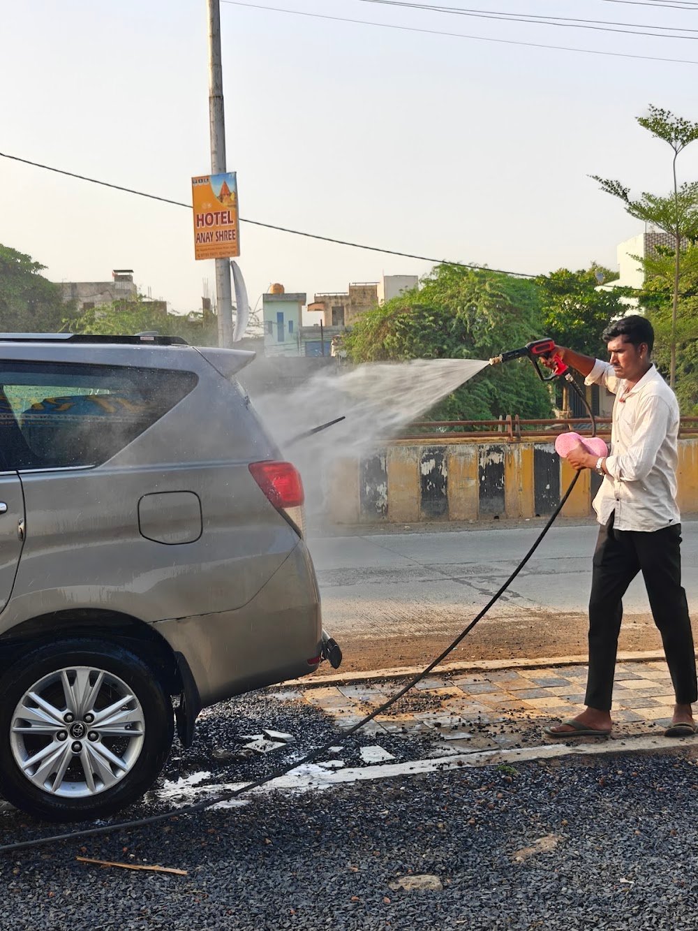 Shri Radha car washing centre