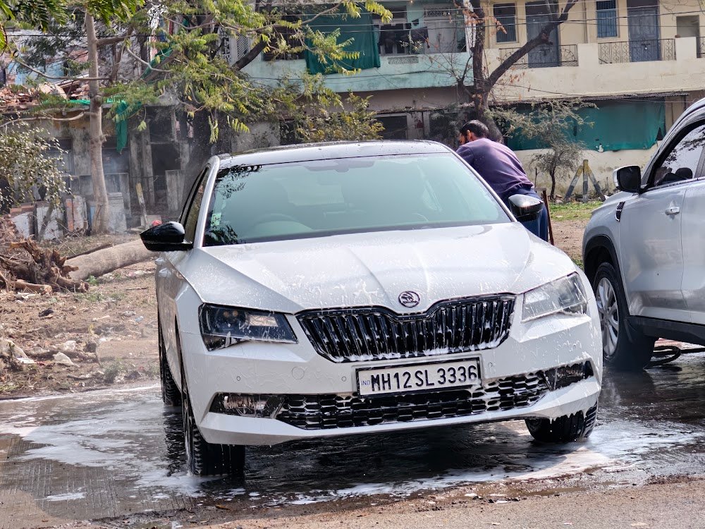 Jitu Car Washing Center