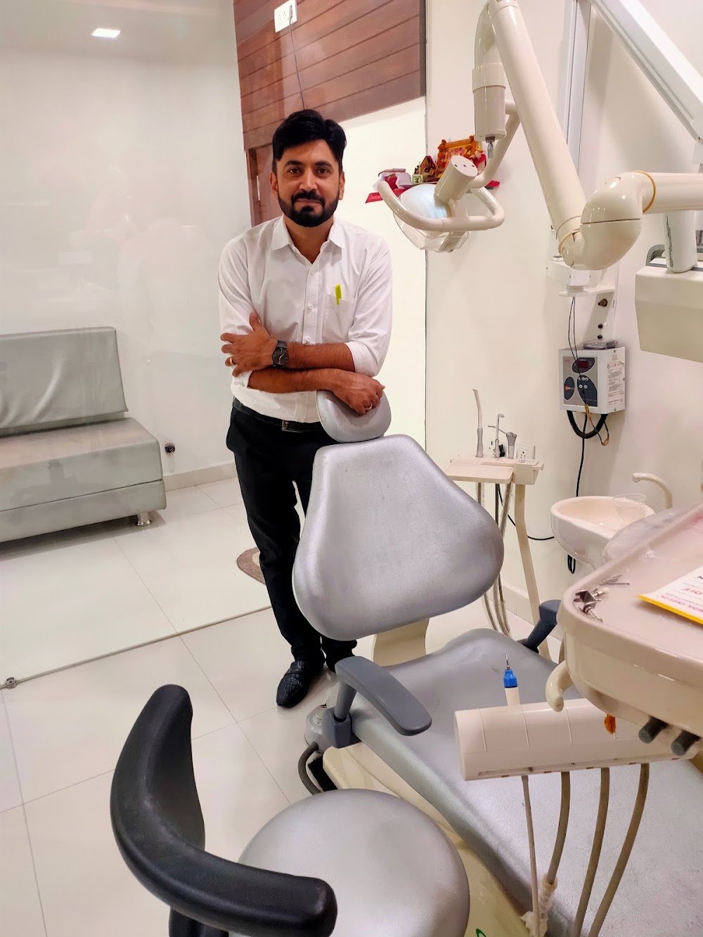 Dr Manish Nagar