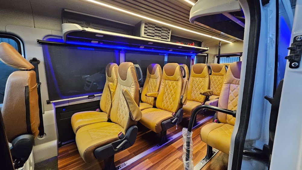 Taxi services in ujjain ( sumit vaishnav)