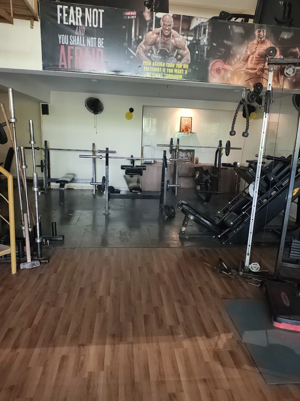 FITNESS BOOSTER HEALTH CLUB