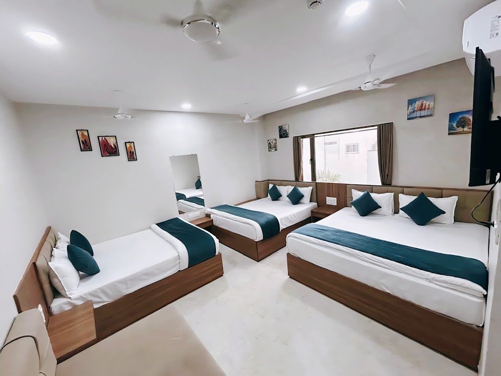HOTEL AKAAY