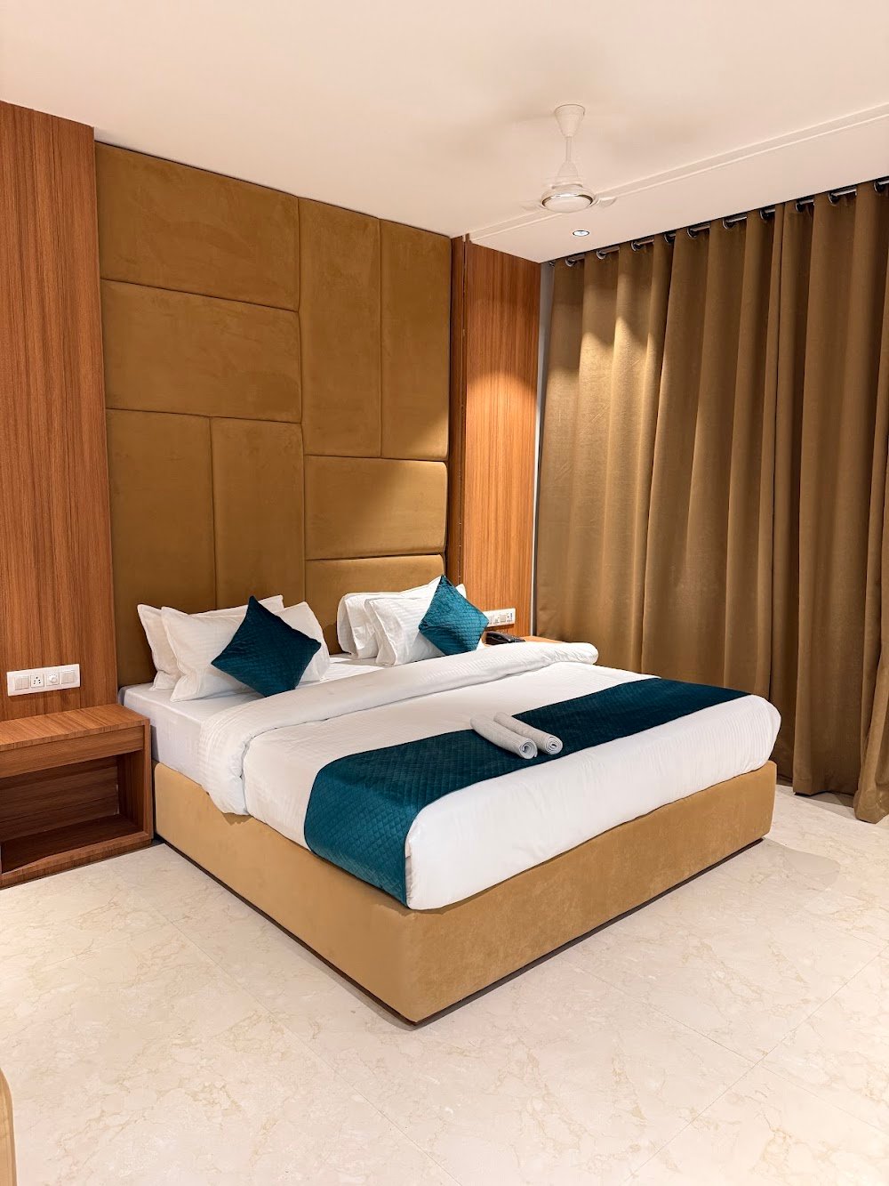 HOTEL AKAAY