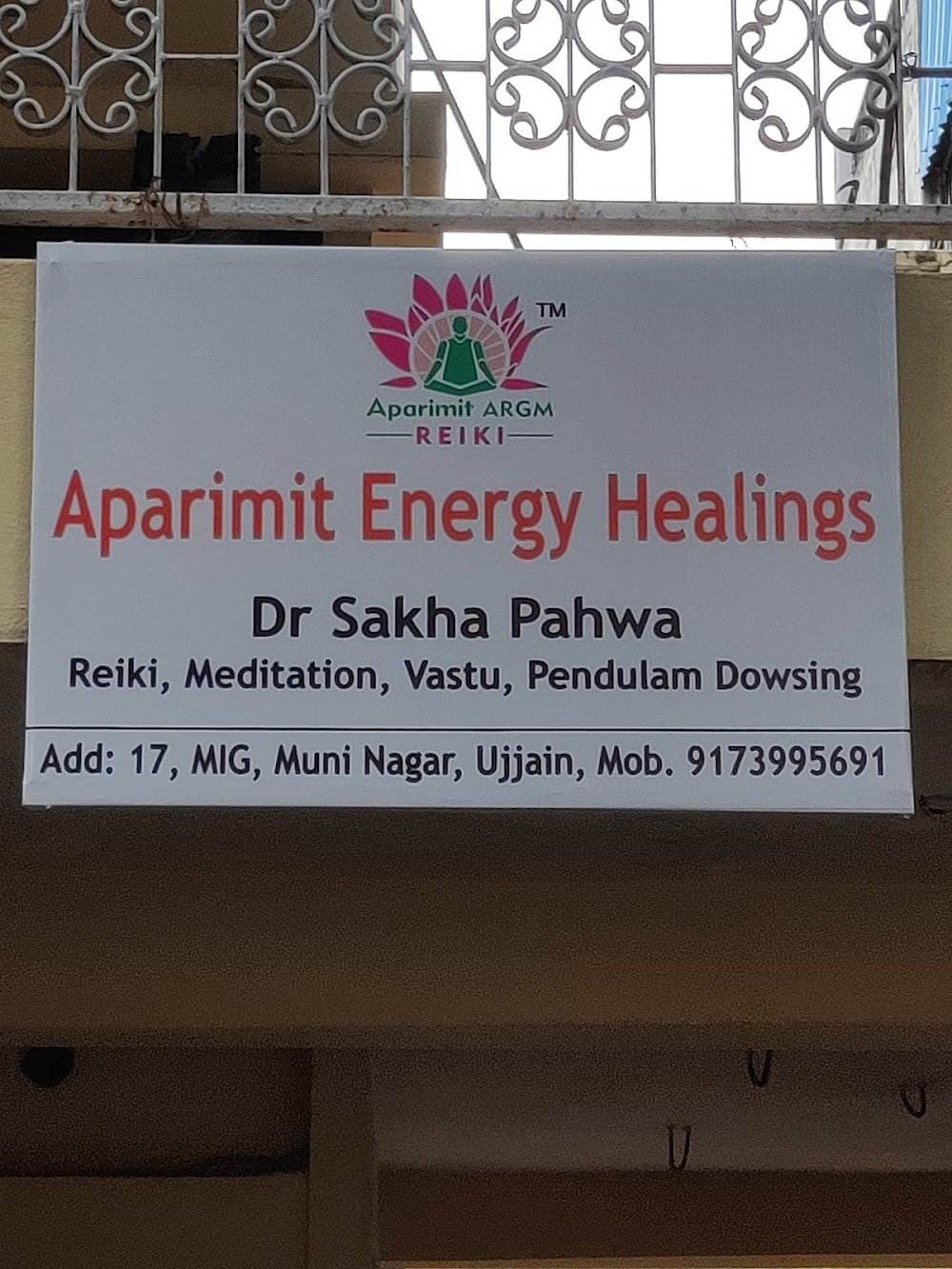 Dr. Sakha Pahwa | Aparimit Energy Healing In Ujjain | Reiki Healing Training Course In Ujjain