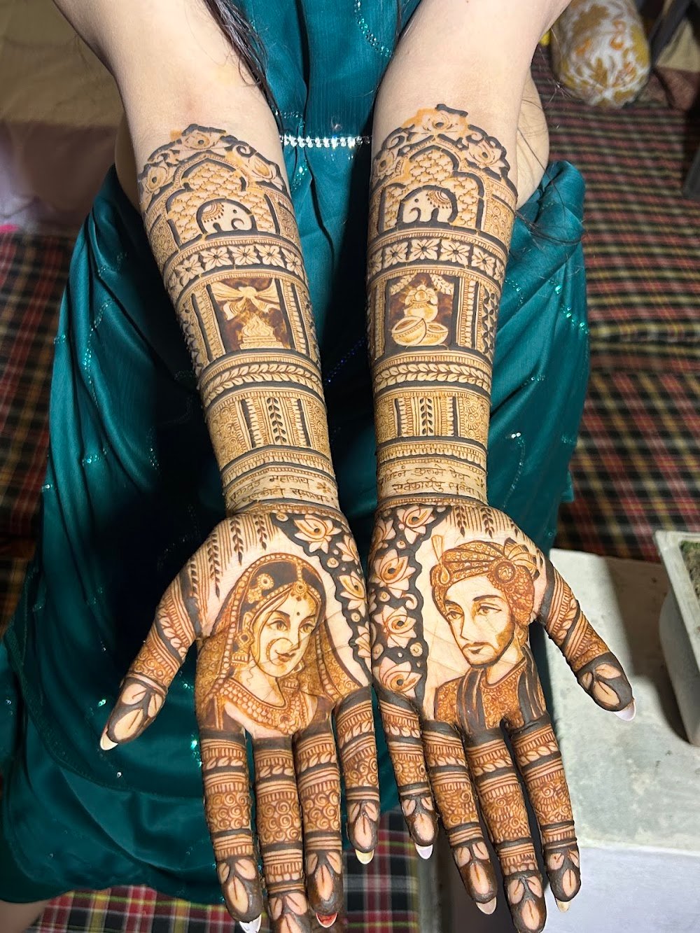 Ayushi mehandi art
