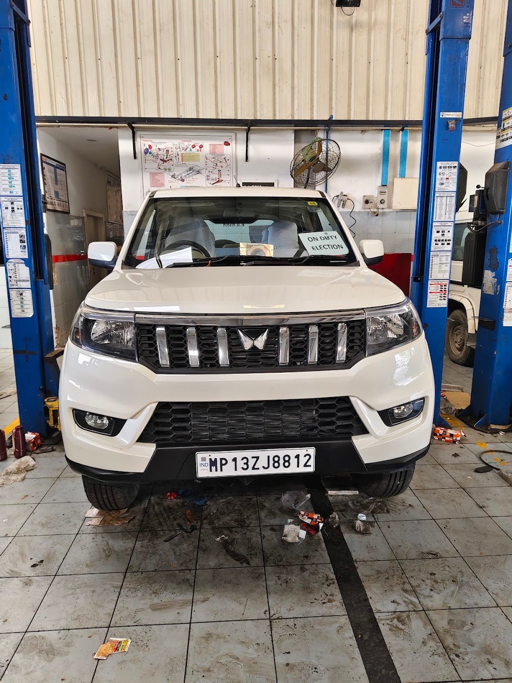 Mahindra Bhagirath Motors Pvt Ltd - SUV & Commercial Vehicle Showroom