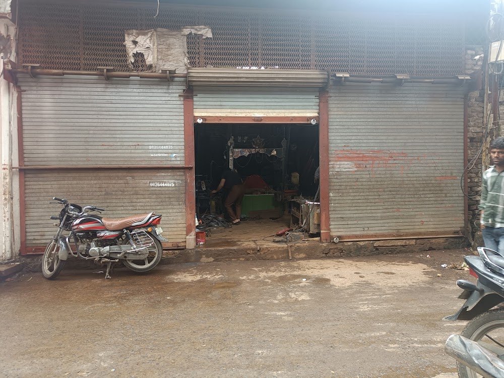 Saint Rolling Shutter fawara chowk