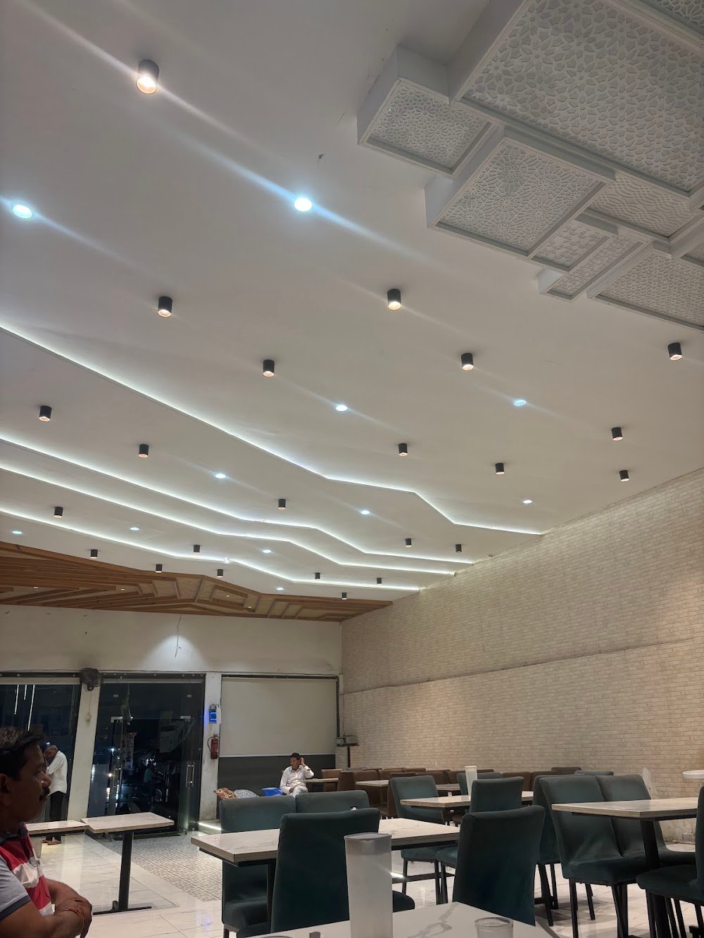 Madhur Bakery And Restaurant