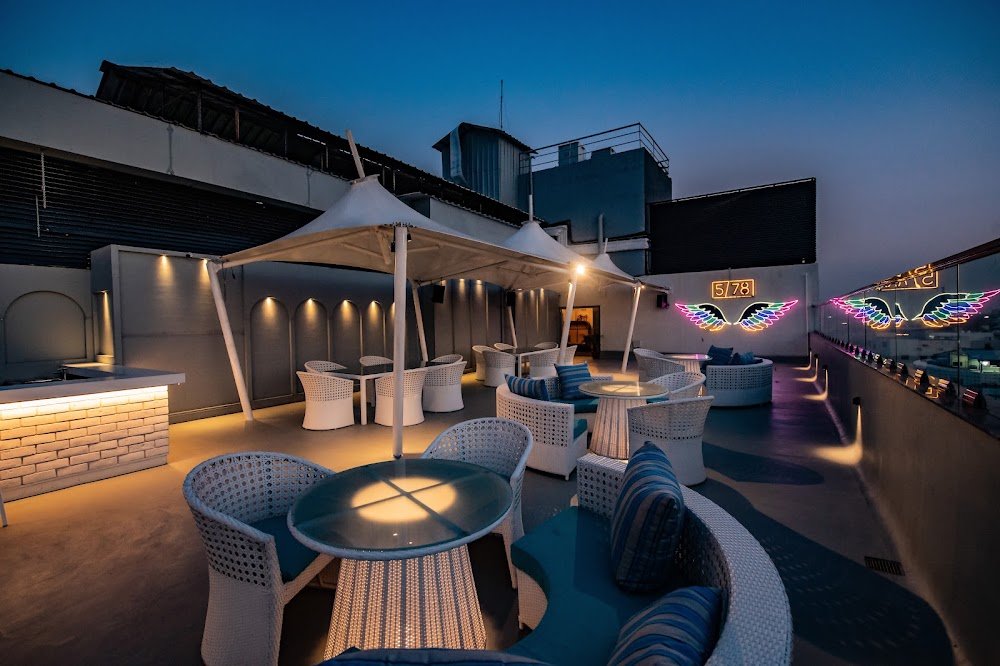 5/78 SKY BAR