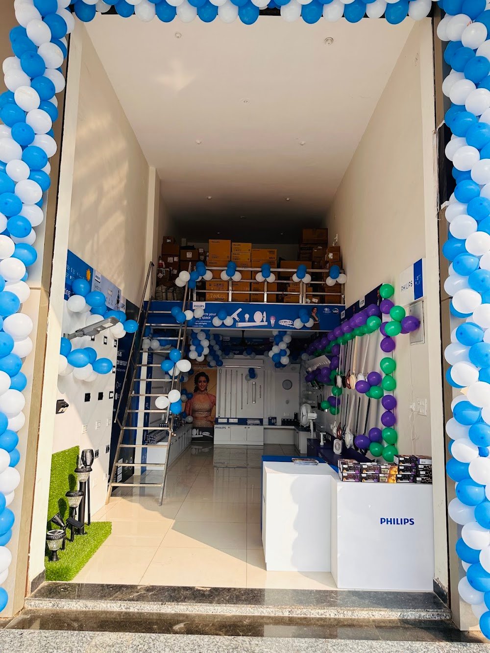 Philips light plus(lifeline Enterprises)||Best Electrical shop|| Best electronic shop||Electrical shop in ujjain ||