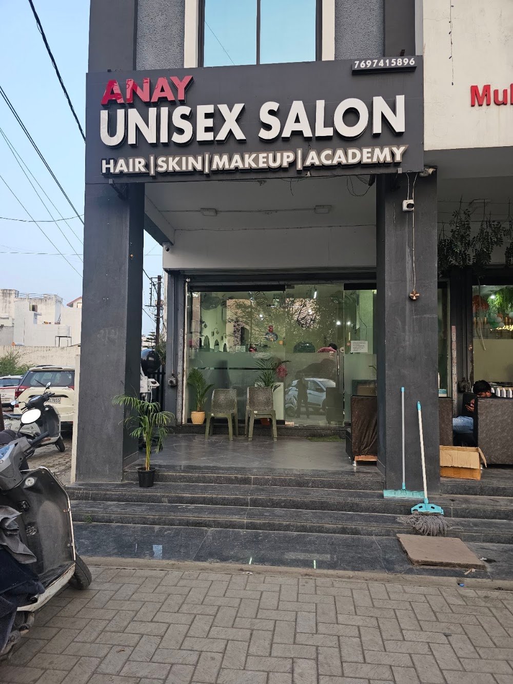 Anay Unisex Salon