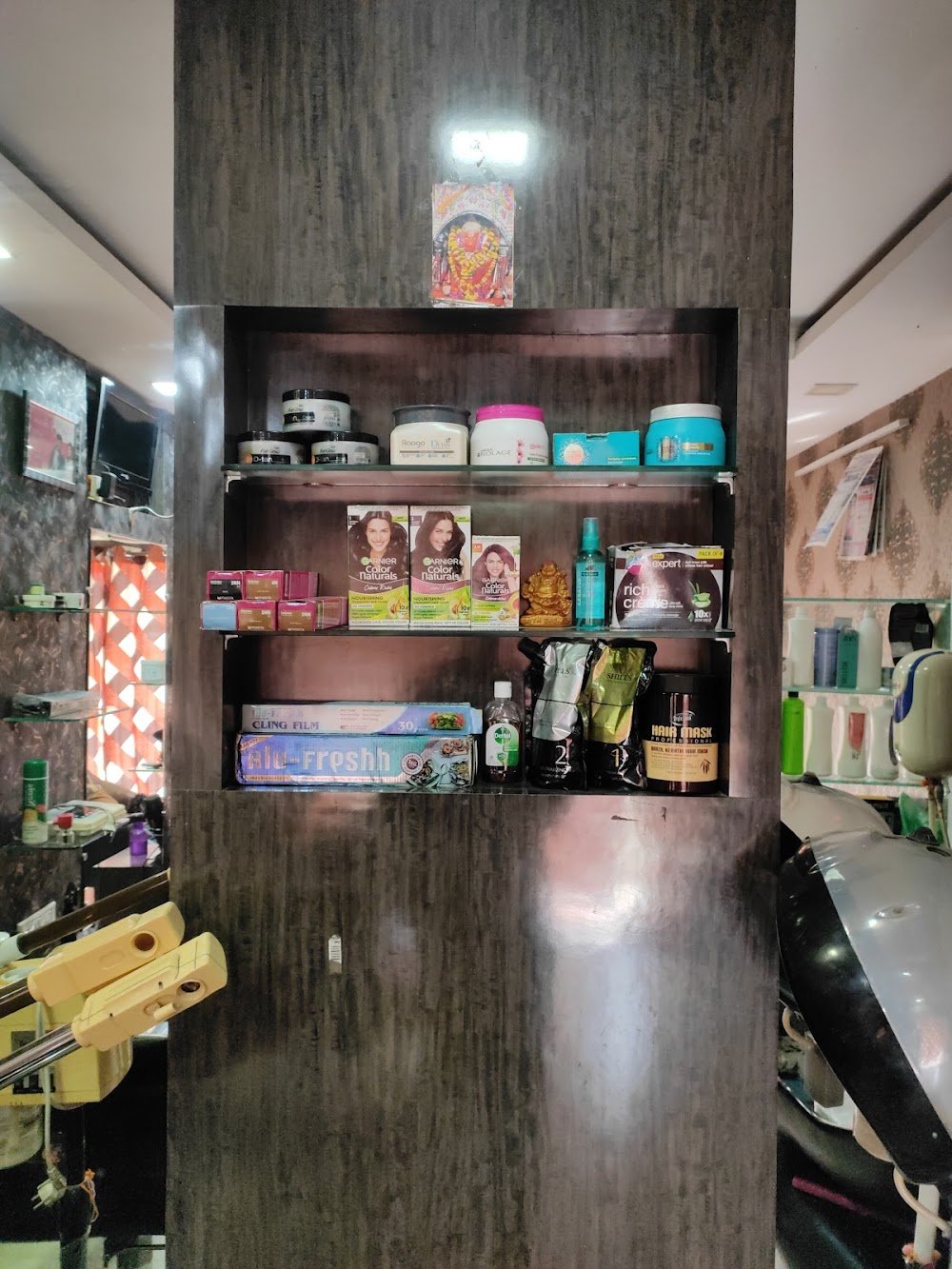 Scissor The Salon