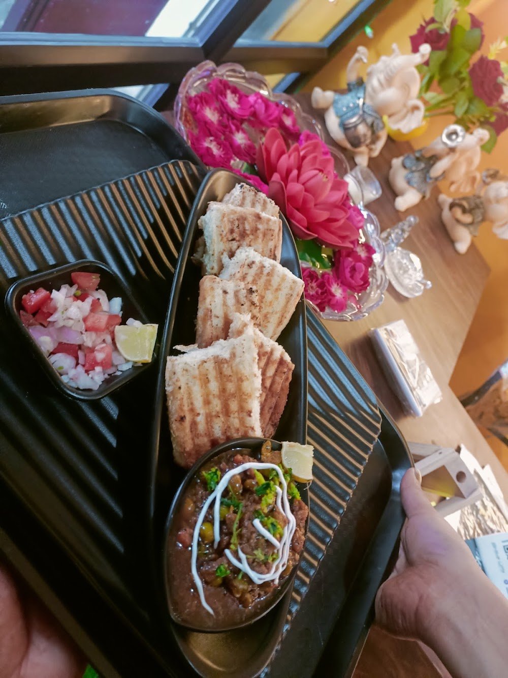 Happiness Infinity Cafe