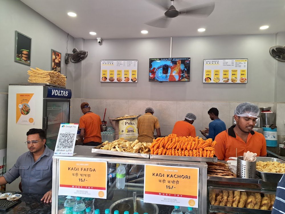 Daily Nashta House - Authentic Breakfast | Tea | Kachori & Samosa in Ujjain