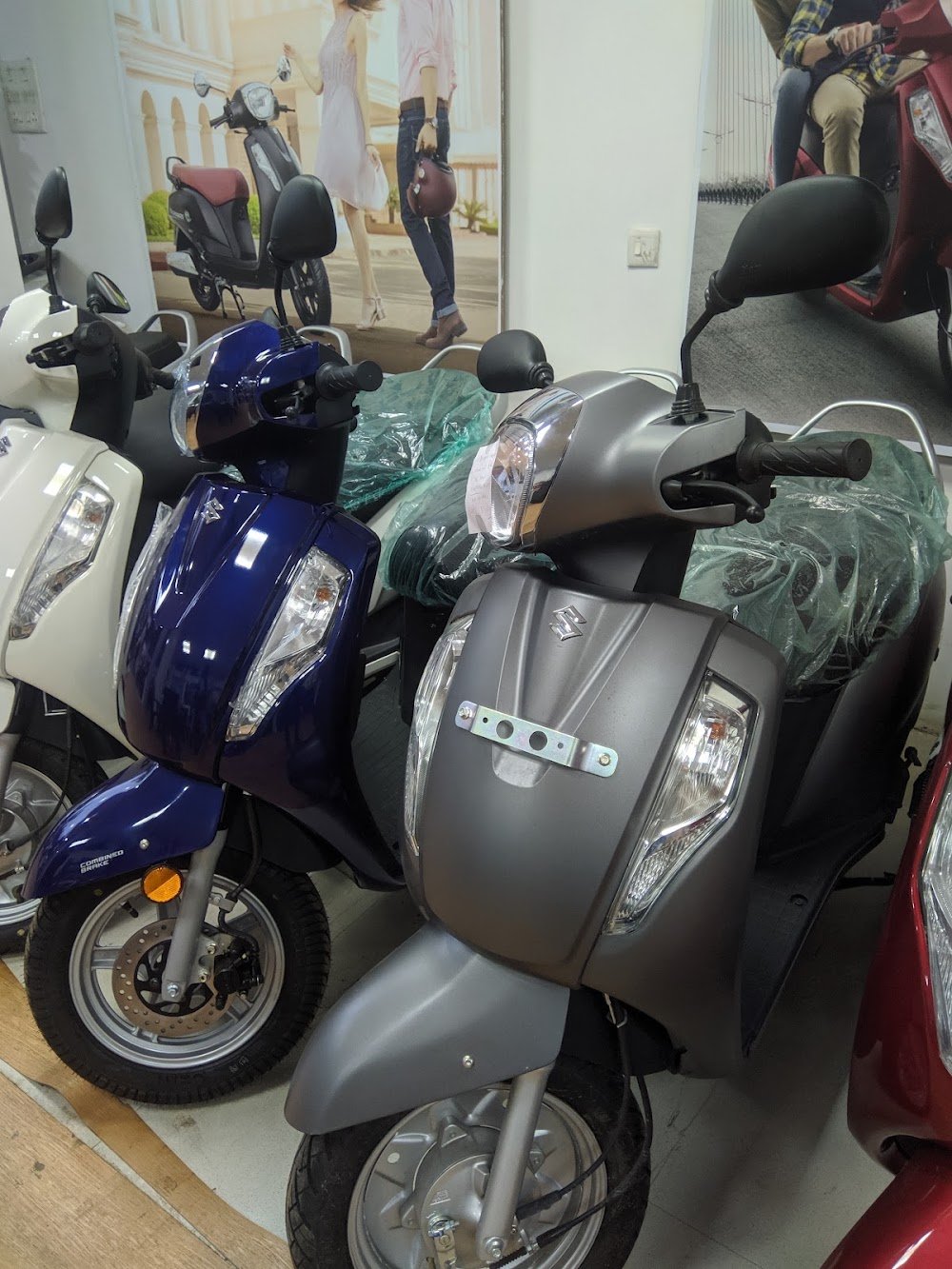 Suzuki Motorcycle (Nayantara Suzuki, Ujjain, Vishvavidhyalay Marg)
