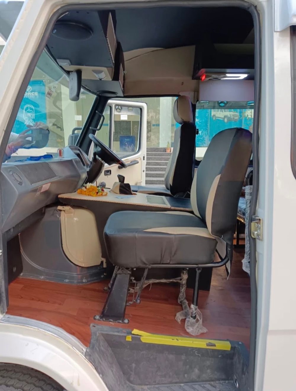 Mini Bus On Hire | Urbani on Rent | Ujjain Indore Omkareshwar Car Rental | Kalra Enterprises