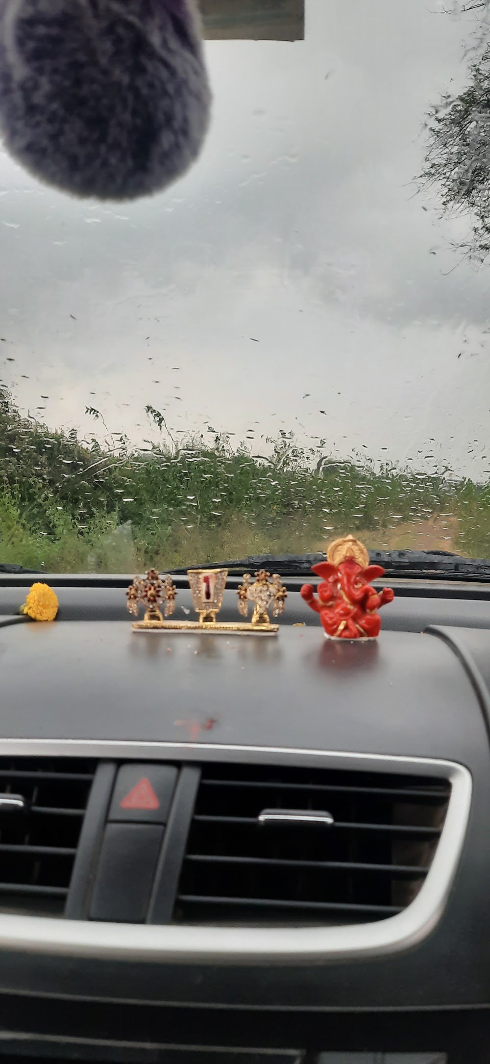 Narendra Car Taxi Service Tour & Travels