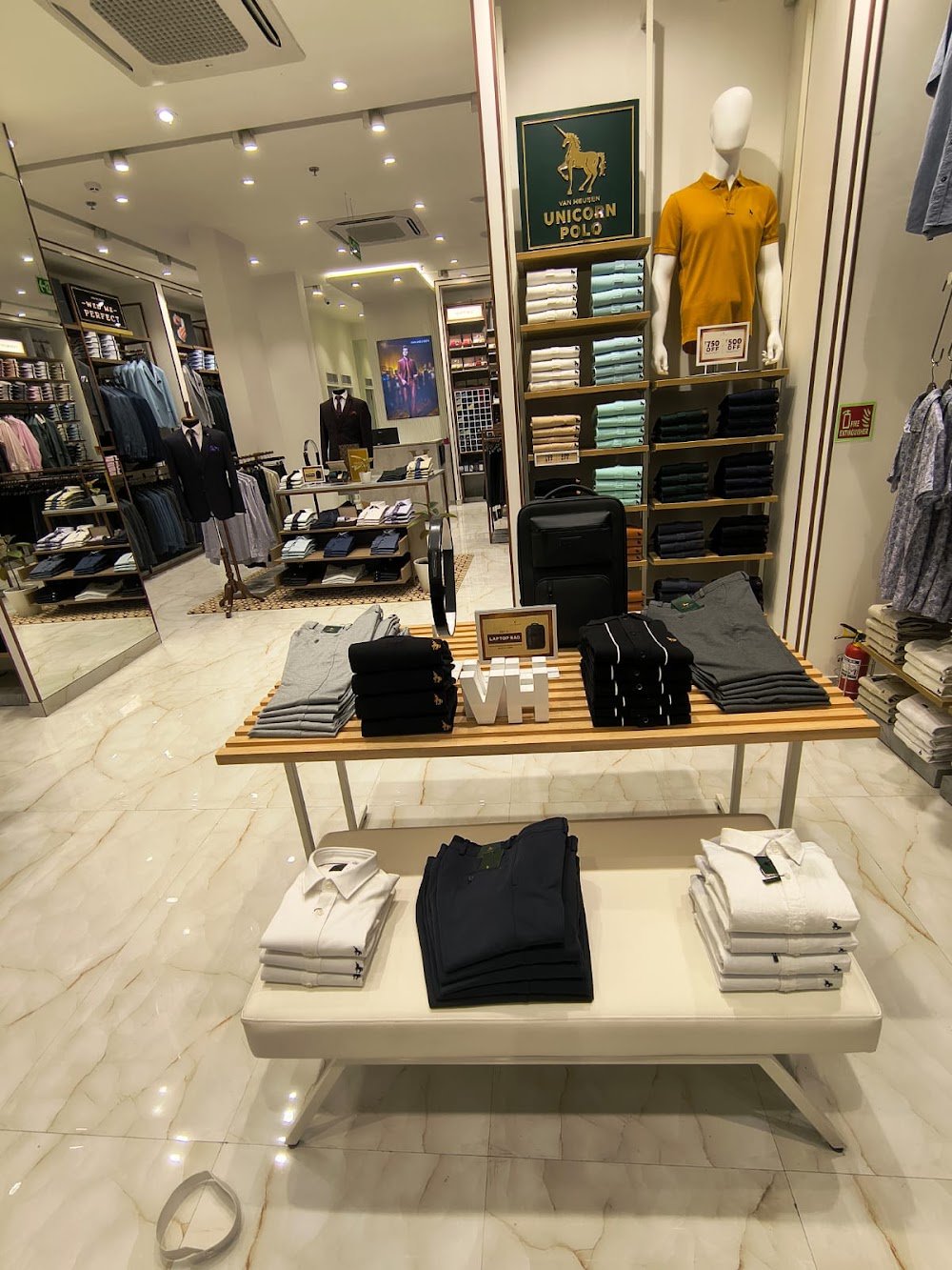 Van Heusen Exclusive Store